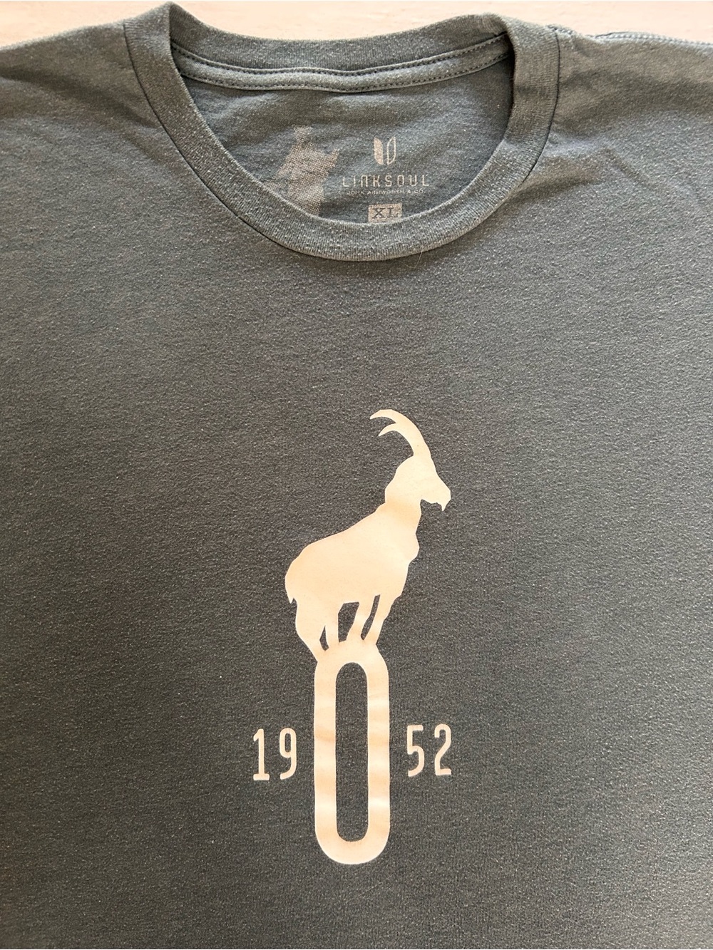 Linksoul XL Goat 1952 Graphic Tee Gray Golf Lifestyle T Shirt - Picture 3 of 8